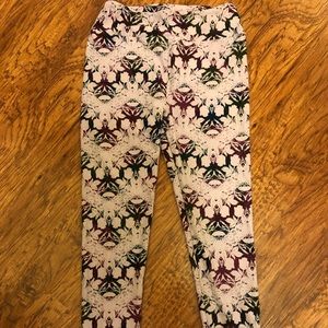 LulaRoe lilac purple patterned OS leggings